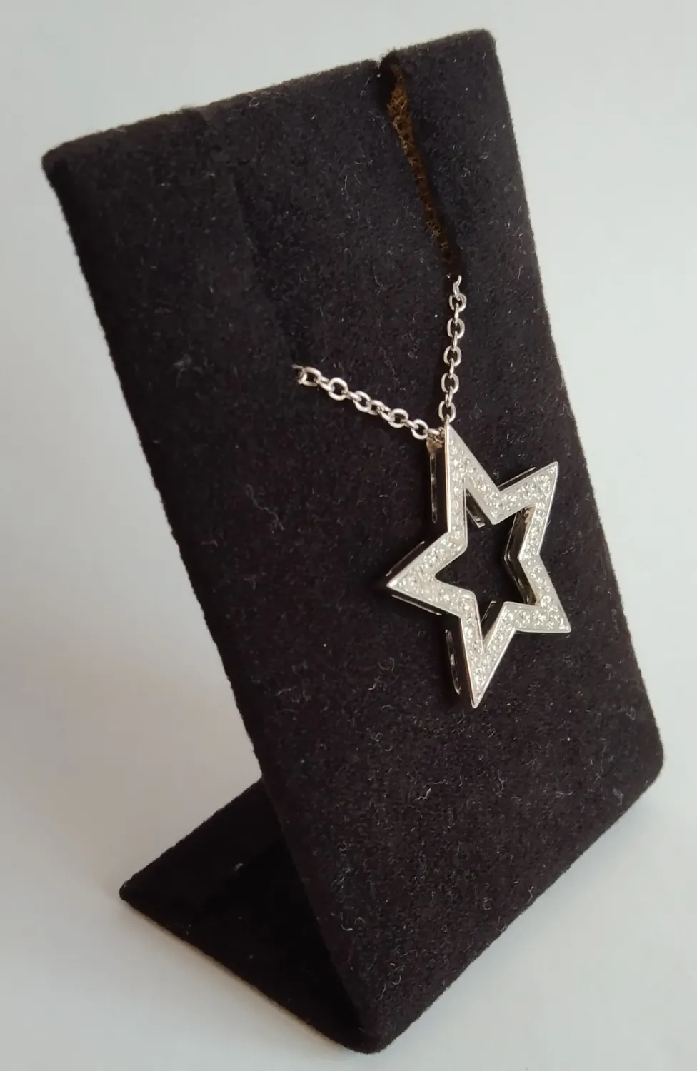 Zlatý náhrdelník s diamanty, 0,30 ct - 3