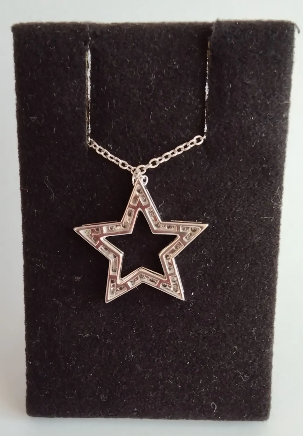 Zlatý náhrdelník s diamanty, 0,30 ct - 4