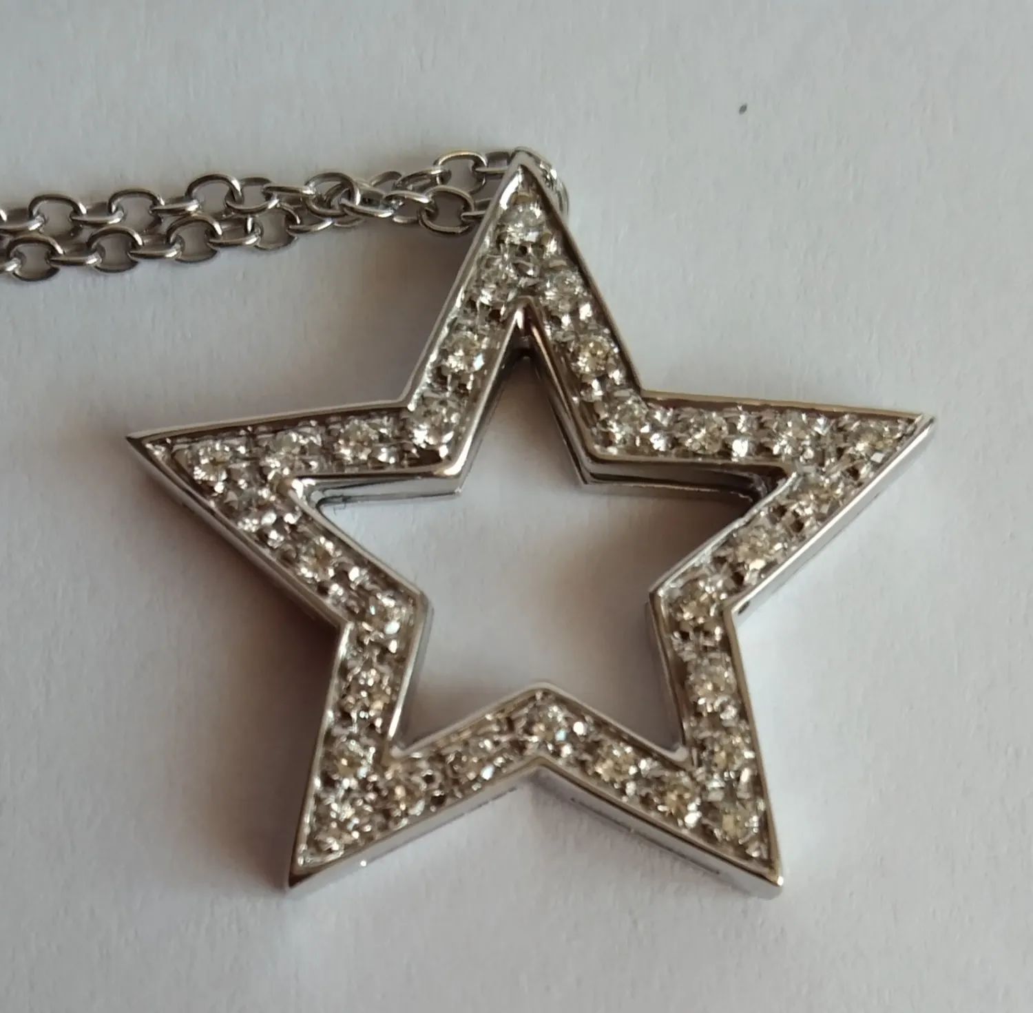 Zlatý náhrdelník s diamanty, 0,30 ct - 5
