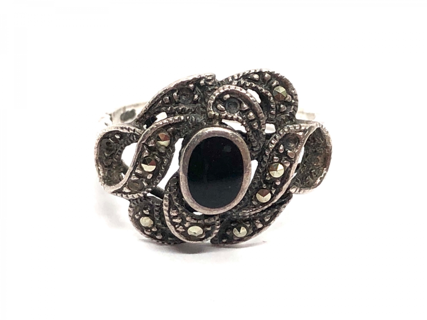 Stříbrný prsten – smalt, markazity