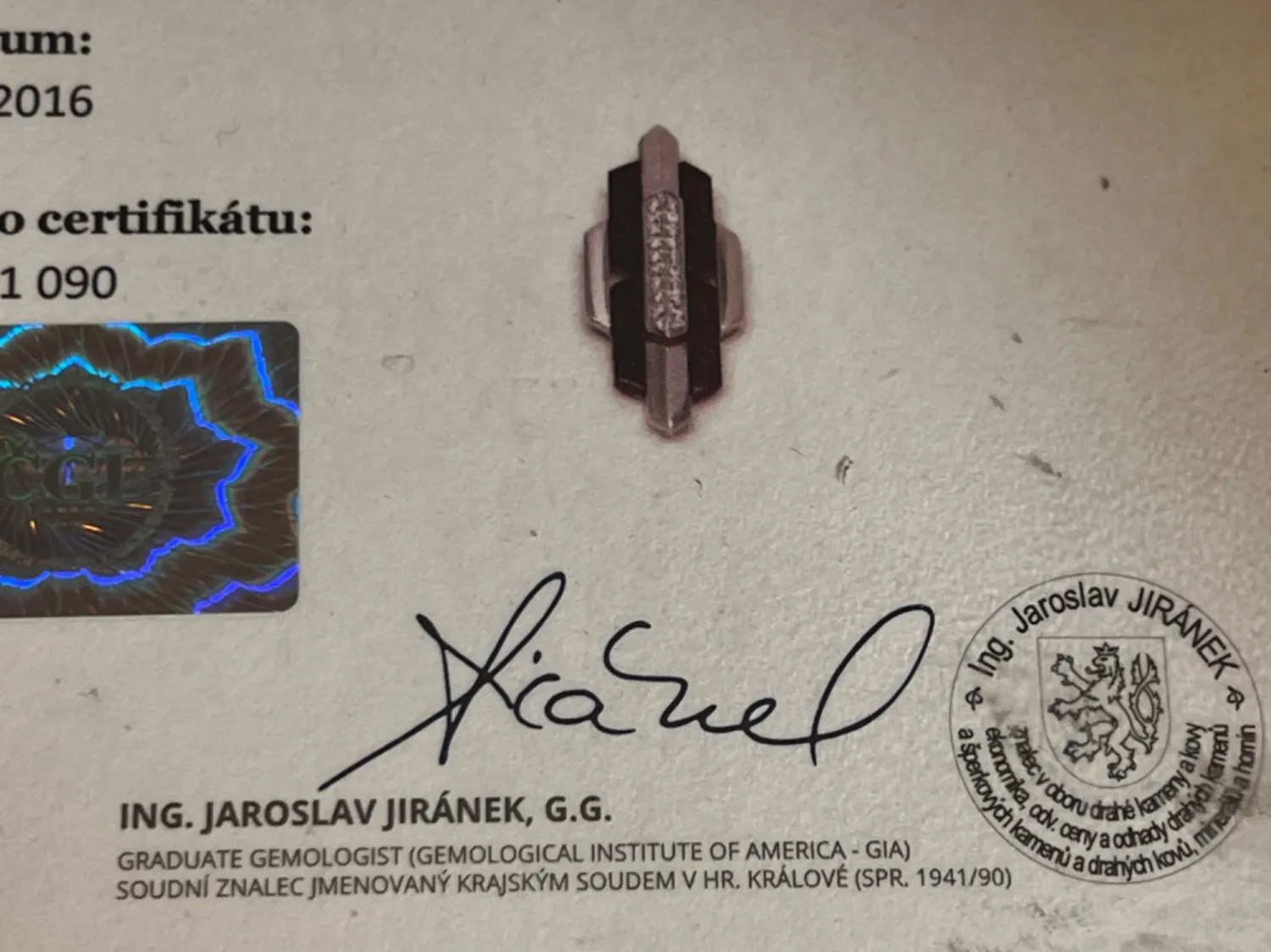 Zlatý přívěs s brilianty a onyxem + certifikát - 5