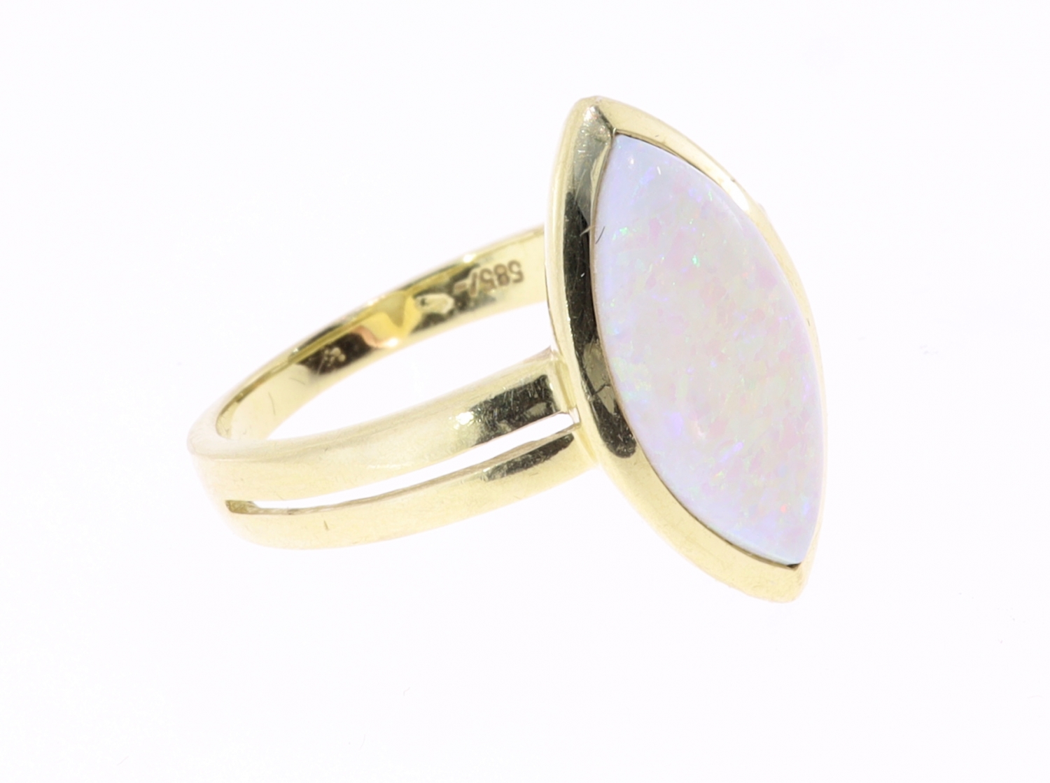Zlaty prsten - opál