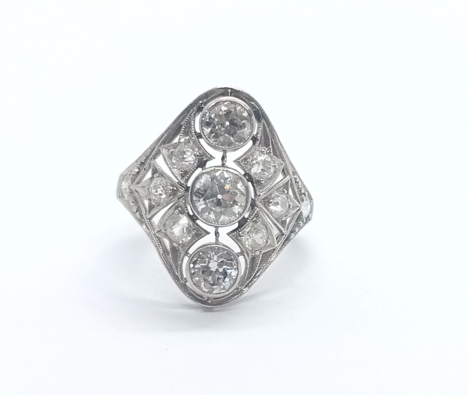 Platinový prsten s diamanty - 1