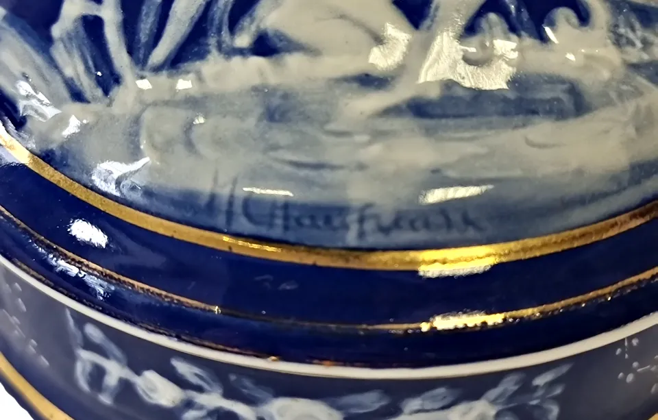 DÓZA PORCELÁNOVÁ MODRÁ ANTICKÝ MOTIV - 4