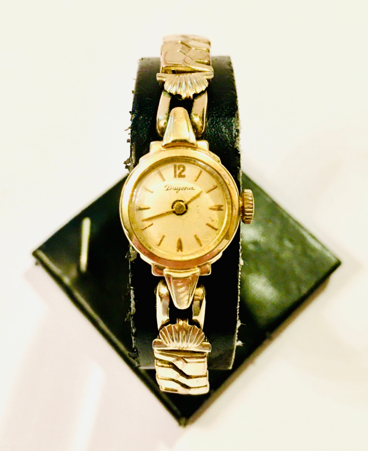 Zlaté dámské hodinky - Dugena