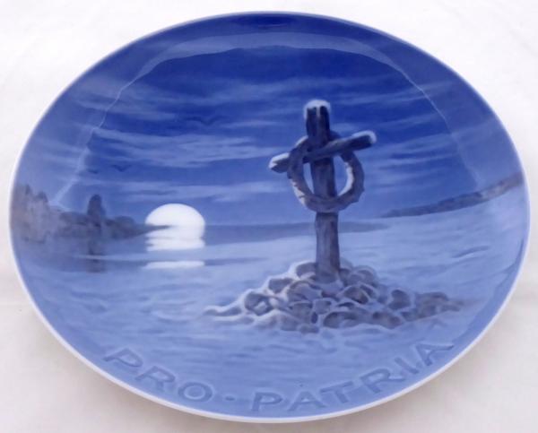 Modrý talíř s krajinou, Pro Patria – Kodaň
