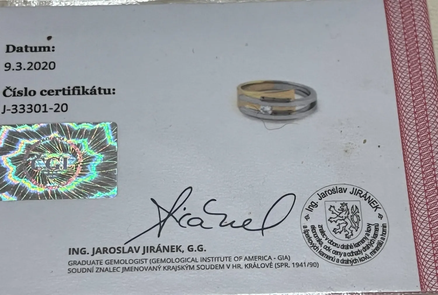 Zlatý prsten se vzácně bílým briliantem + certifikát - 6