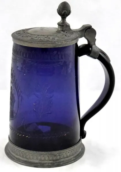 Klasicistní modrý korbel s medailonem - 5
