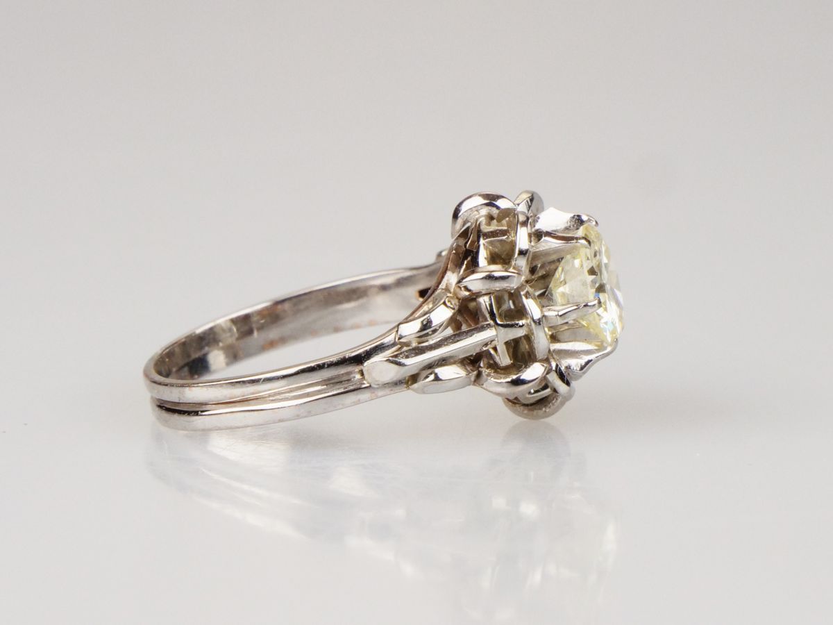 Zlatý prsten se solitérním diamantem - 3