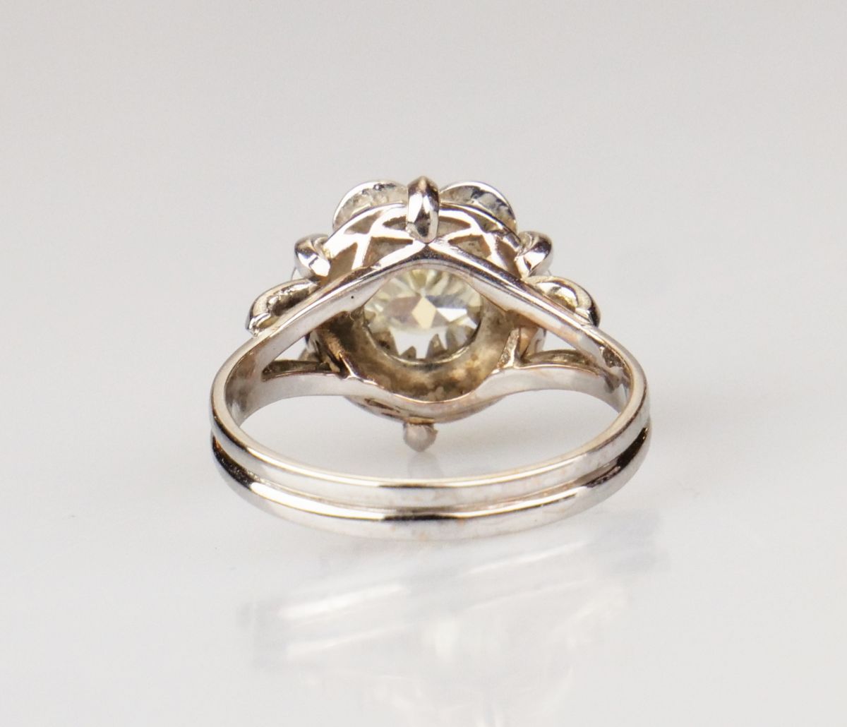 Zlatý prsten se solitérním diamantem - 5