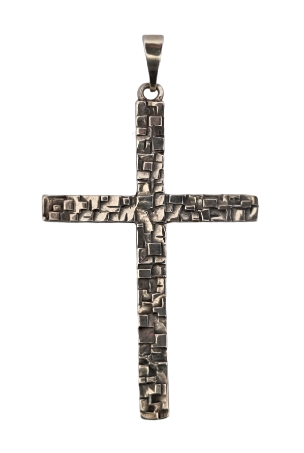 Stříbrný přívěsek plastický kříž