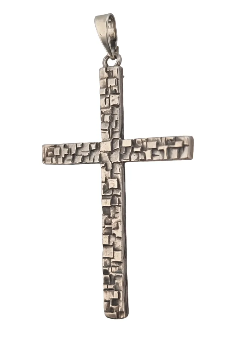 Stříbrný přívěsek plastický kříž - 2