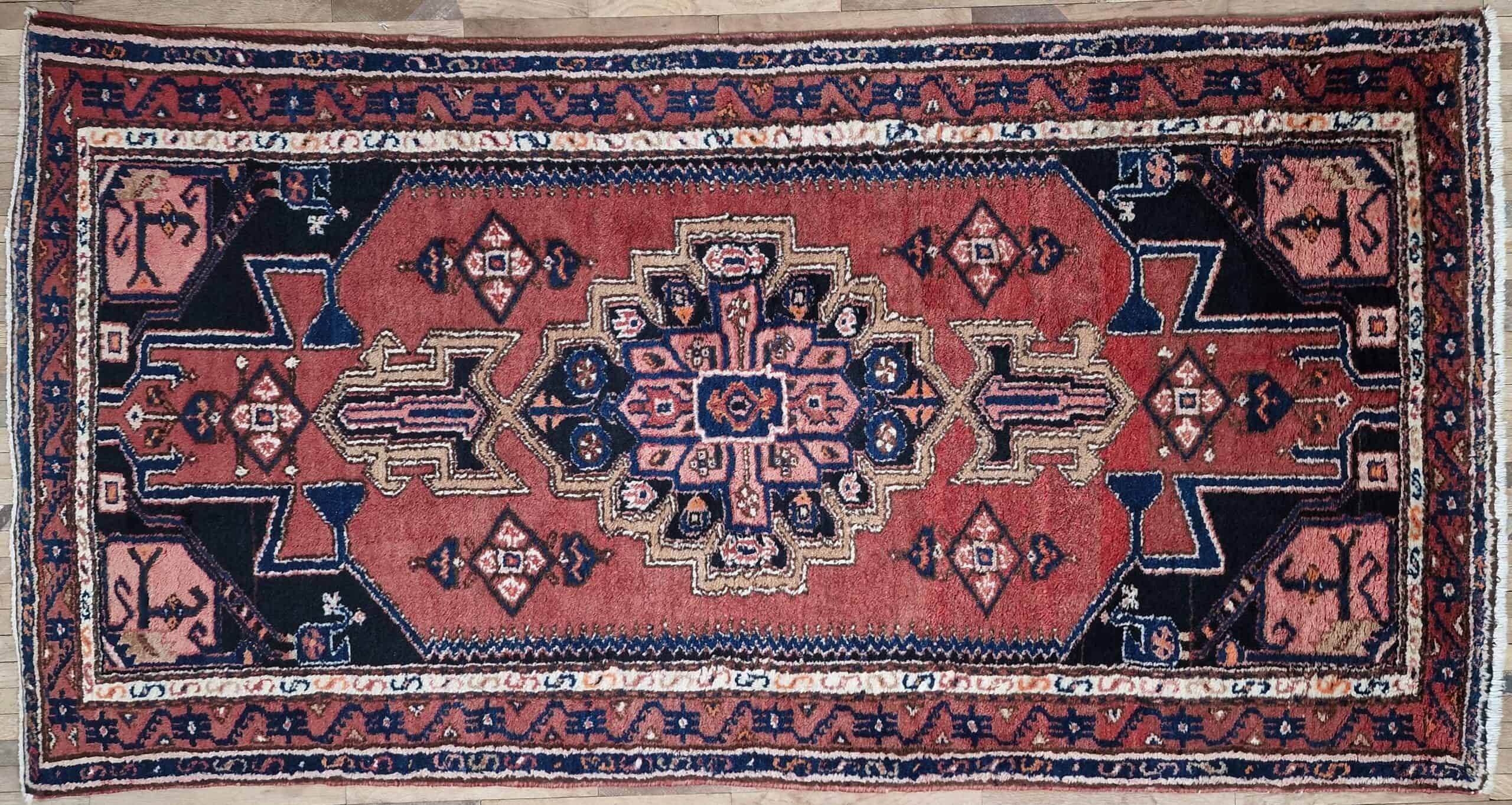 Nahavand perský koberec 206 x 108 cm