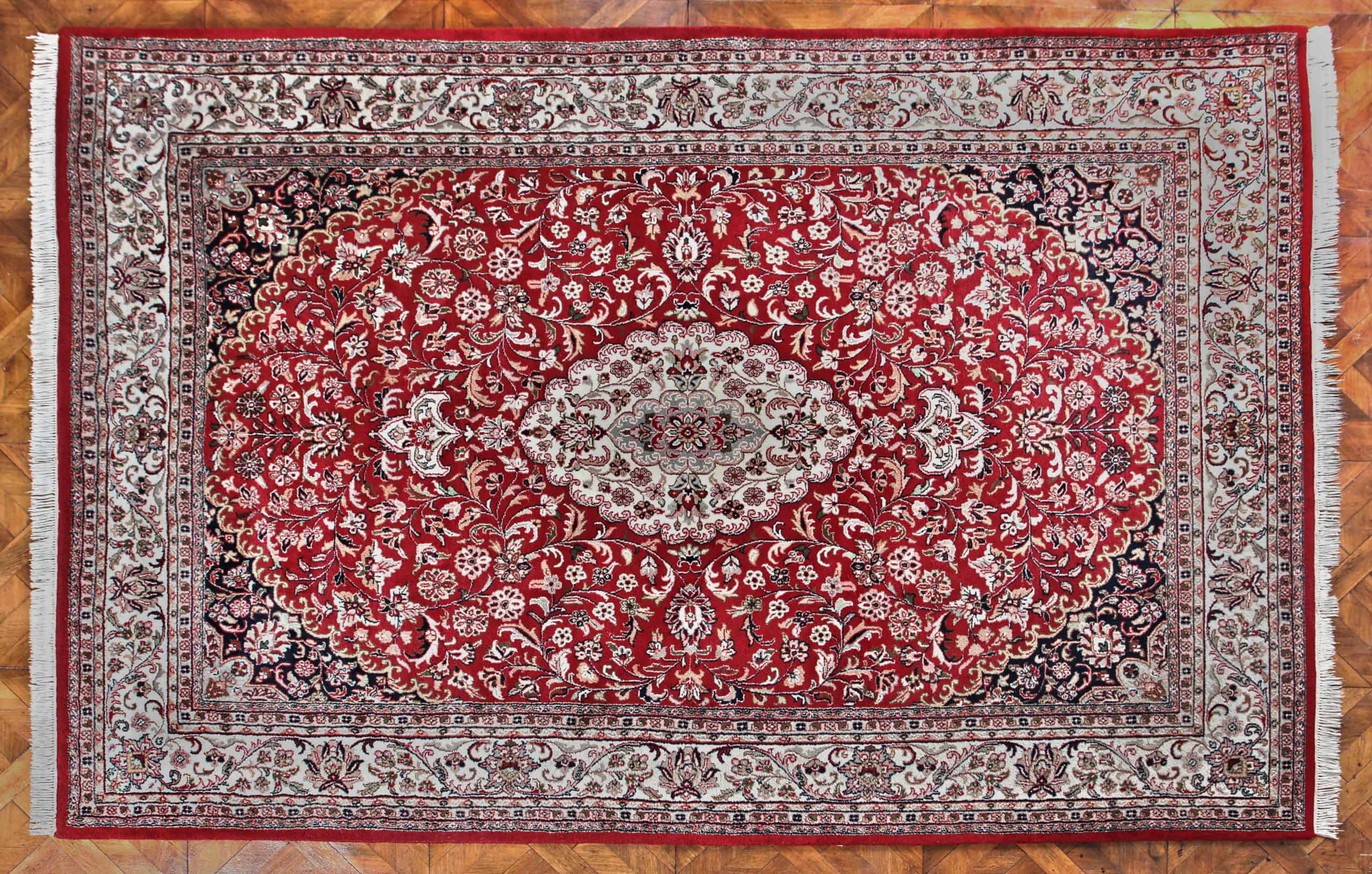 Orientální koberec Kášán 372 x 248 cm
