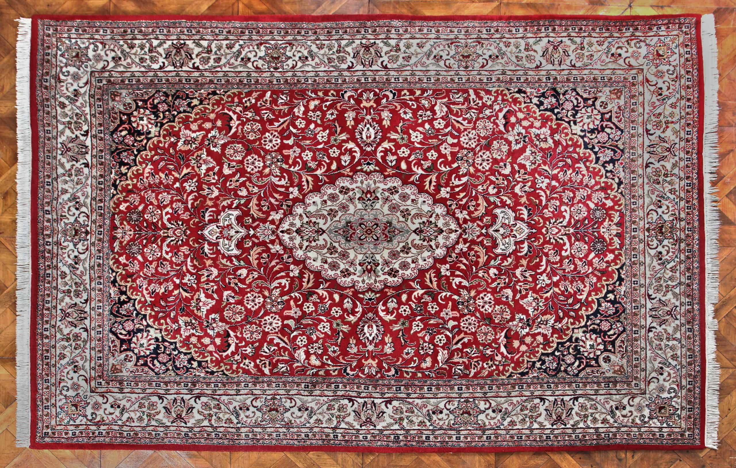 Orientální koberec Kášán 372 x 248 cm