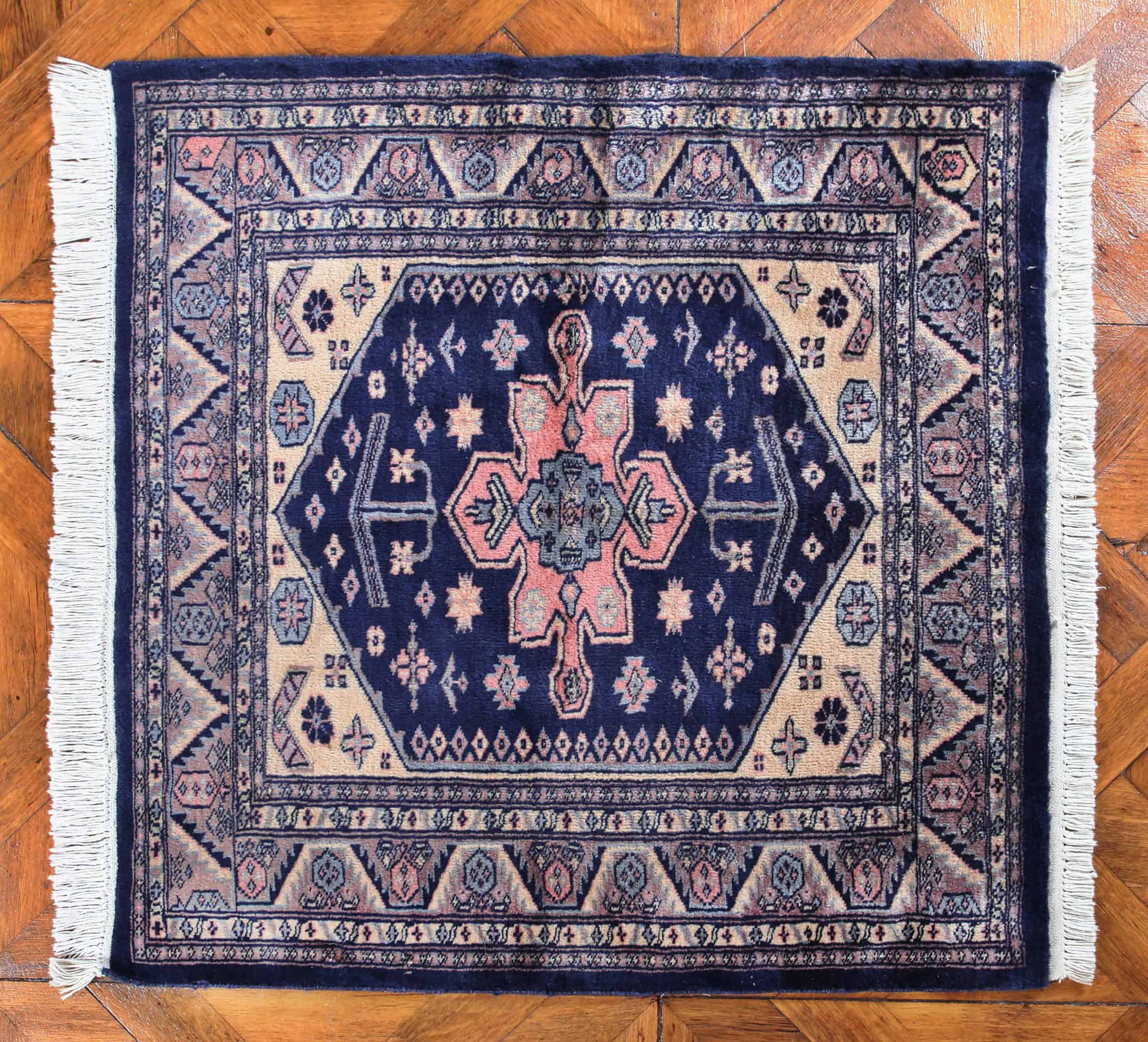 Pákistánská předložka  kobereček 105 x 95 cm