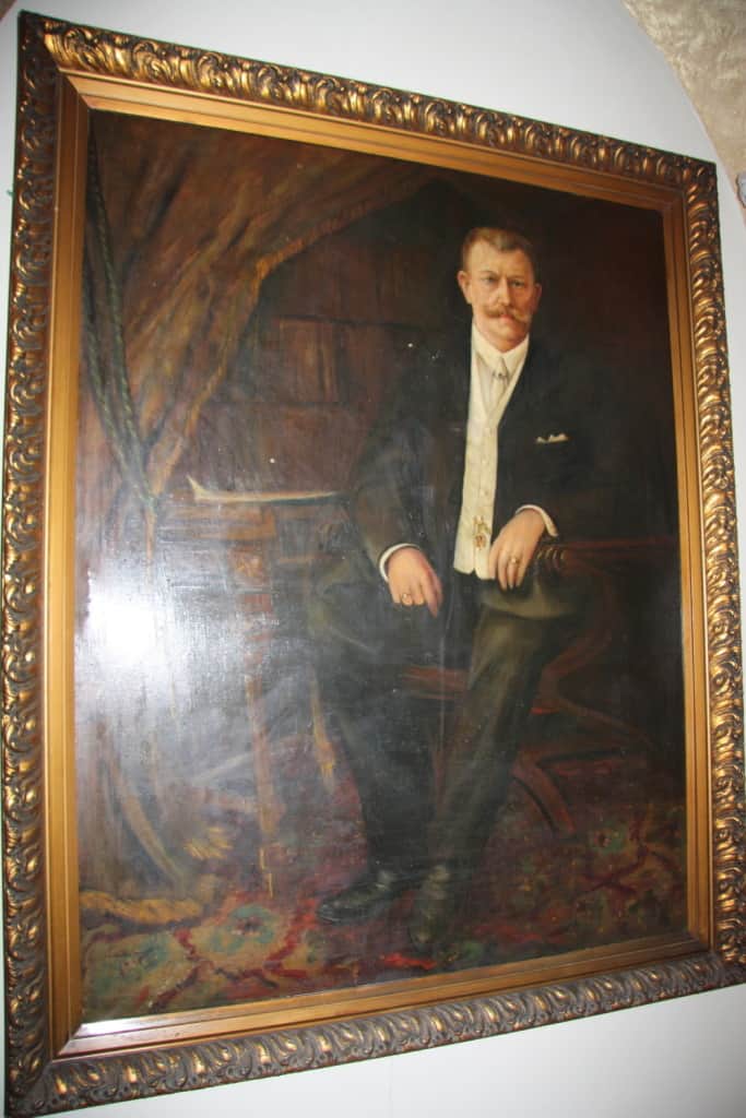 Obraz šlechtice, signováno, 182 x 146 cm, rám dřevo