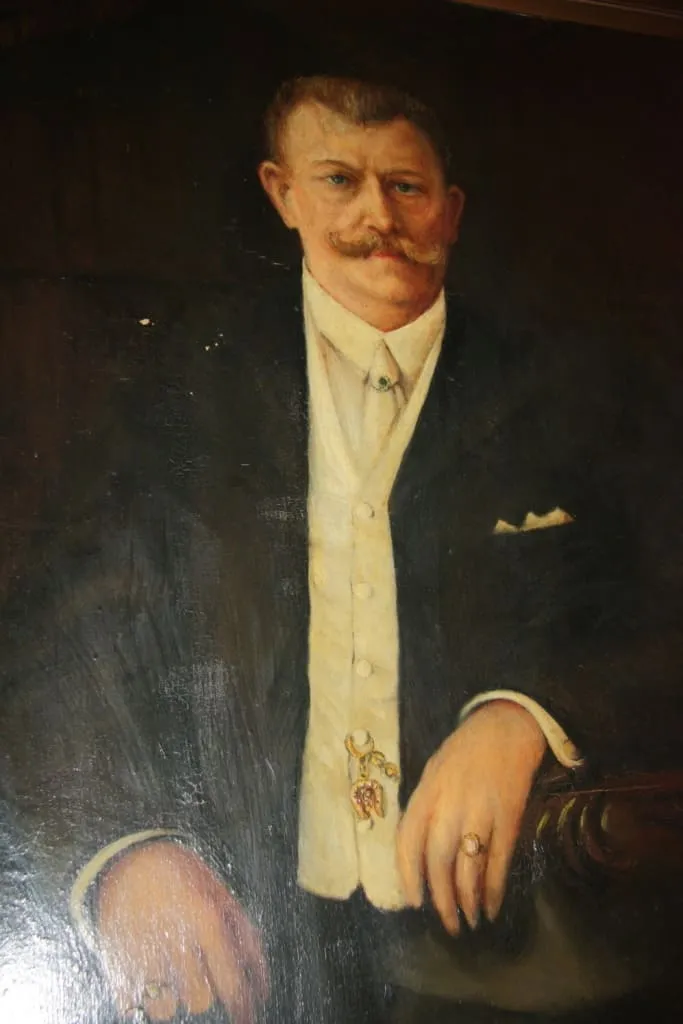 Obraz šlechtice, signováno, 182 x 146 cm, rám dřevo - 3
