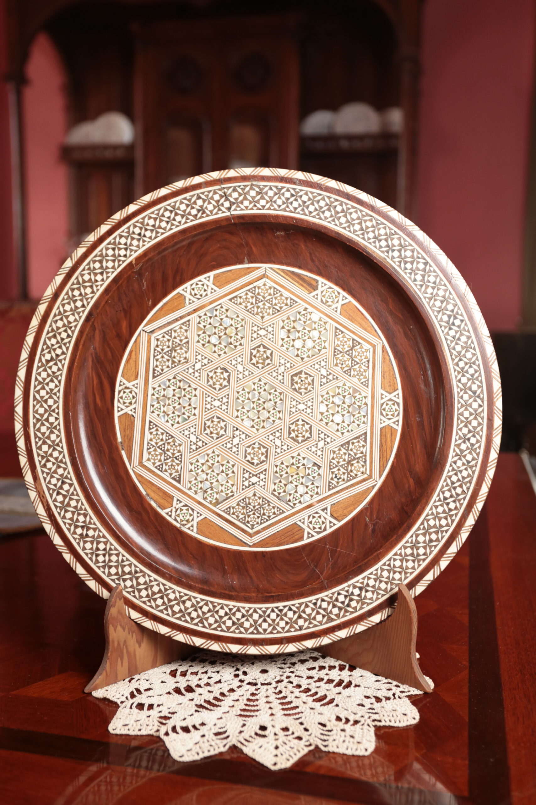 Ozdobný arabský talíř vykládaný průměr 35 cm - 1