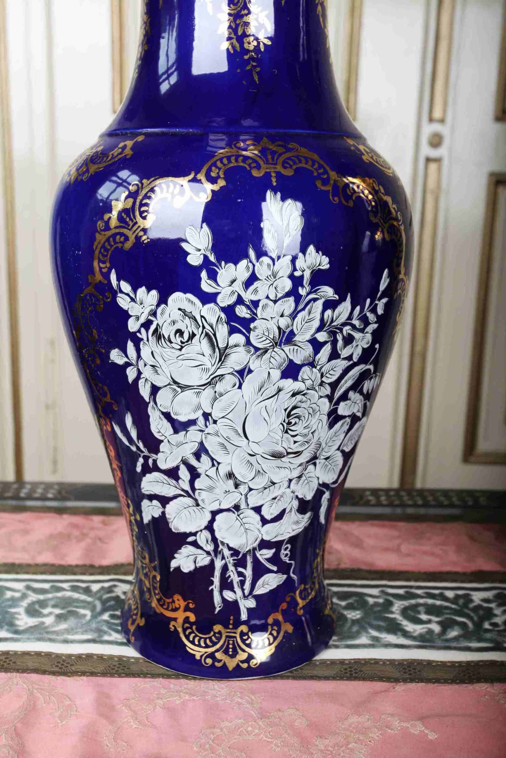 Ručně malovaná váza. Výška 49 cm