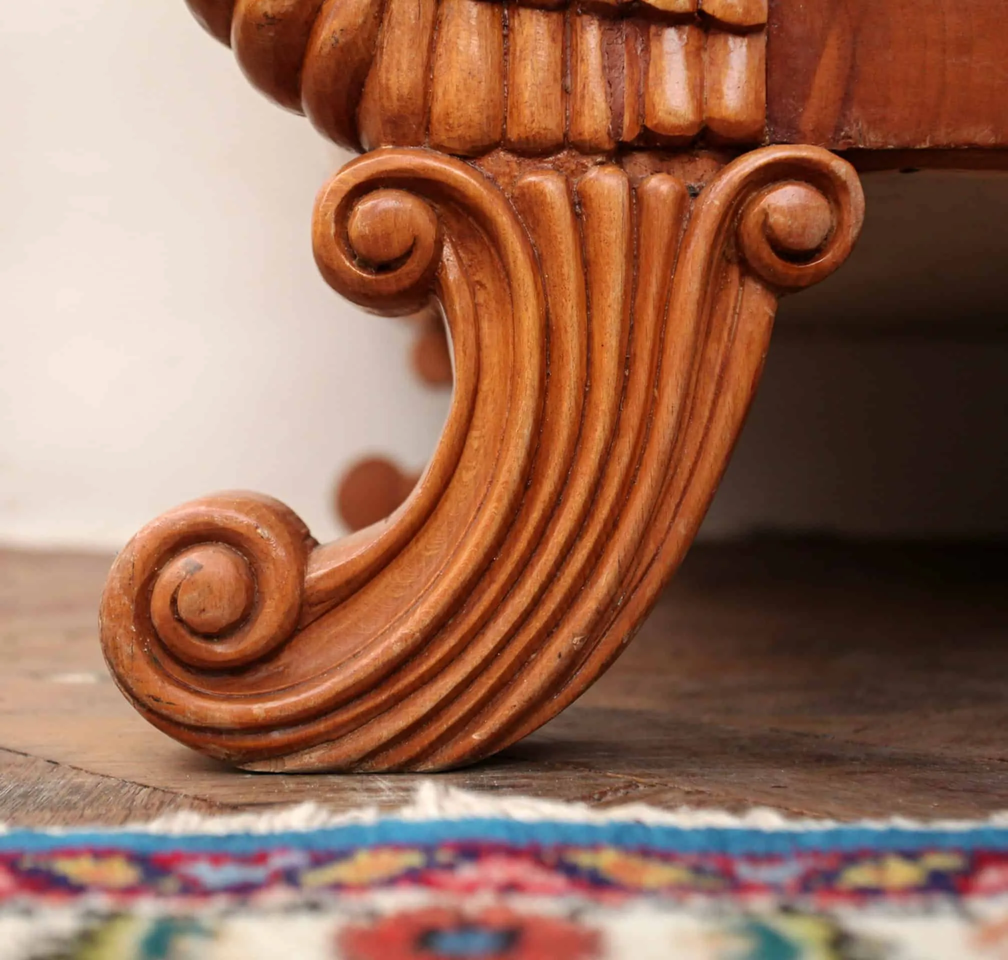 Sofa Biedermeier. Hedvábné čalounění. Řezbovaná - 5