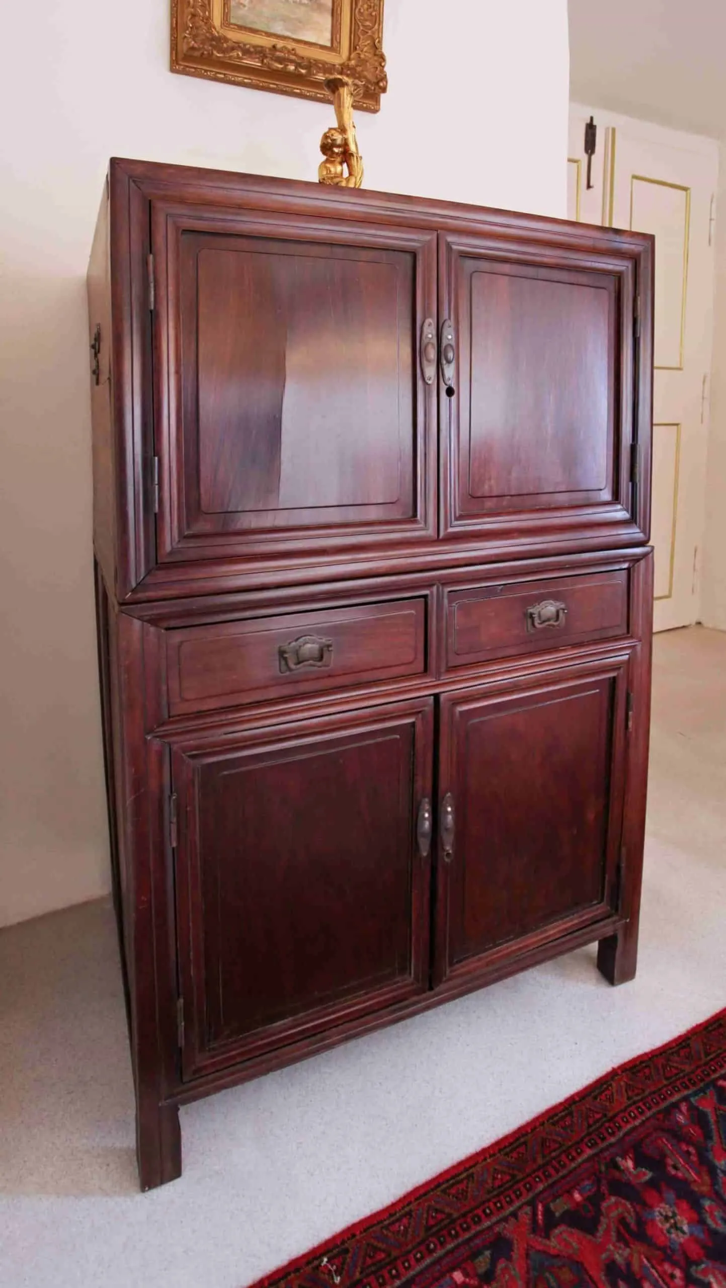 Starožitná čínská skříň. Cca 1800 - 2