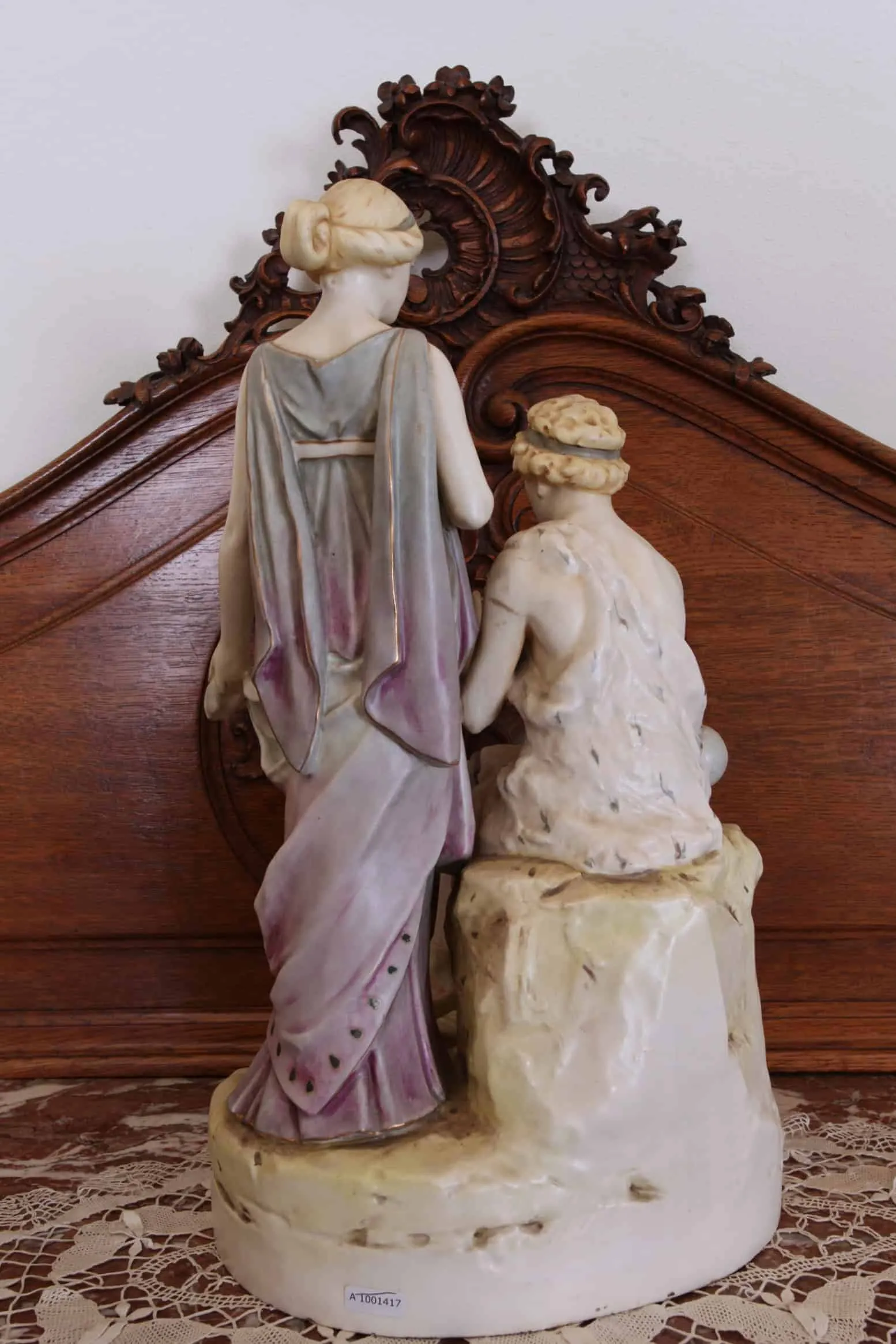 Kameninové sousoší mladého páru. ROYAL DUX výška 49cm - 2