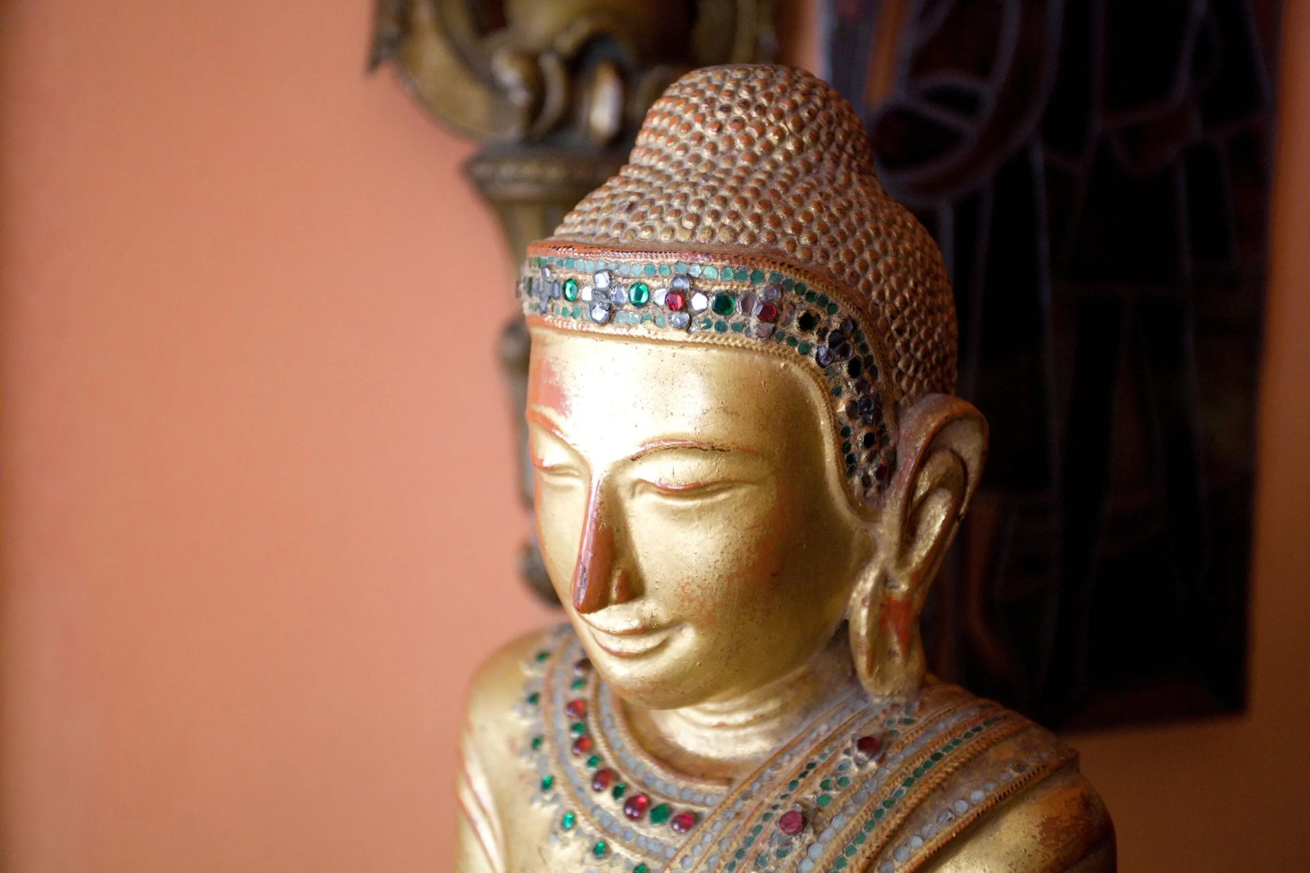 Velký Buddha na lotosovém květu - 4