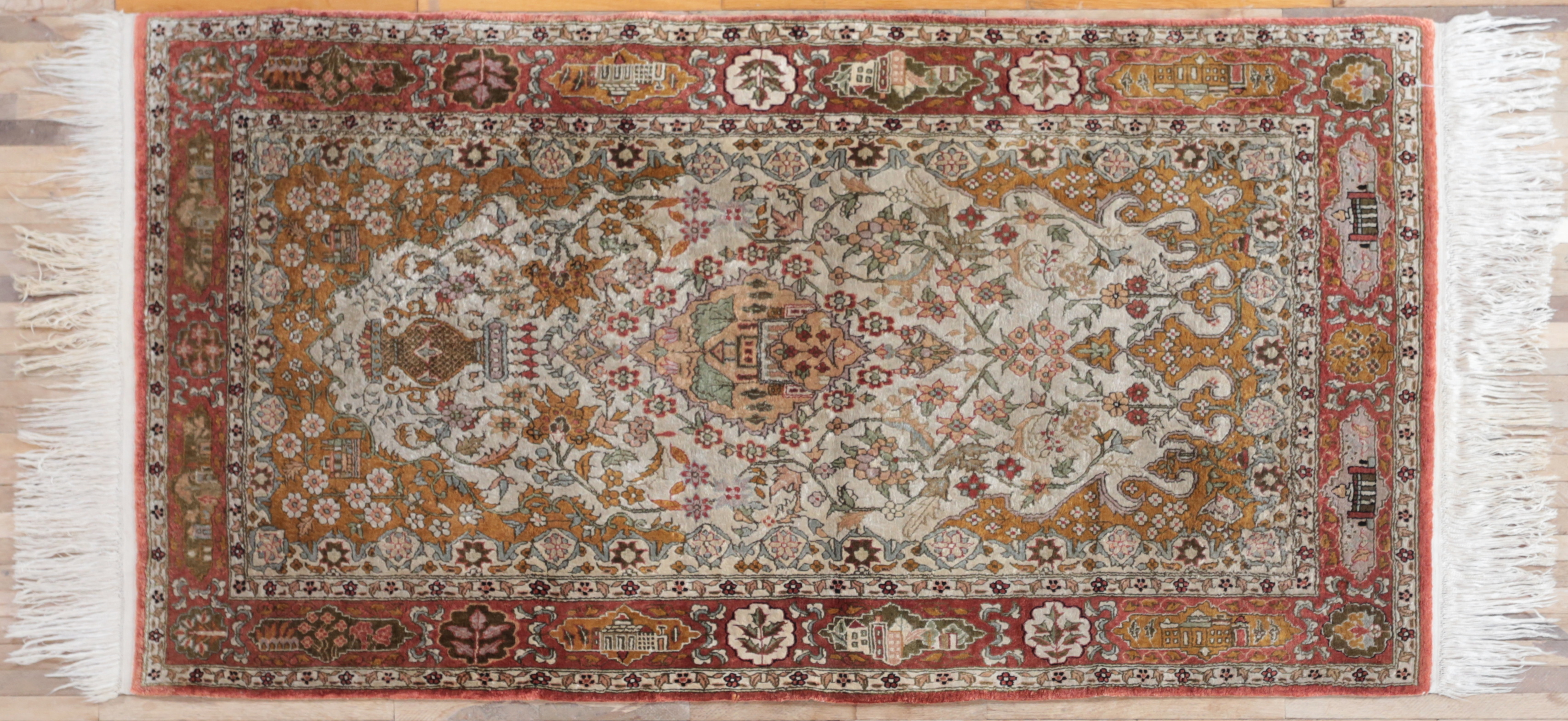 Celohedvábný perský koberec Ghoum 180 x 95 cm