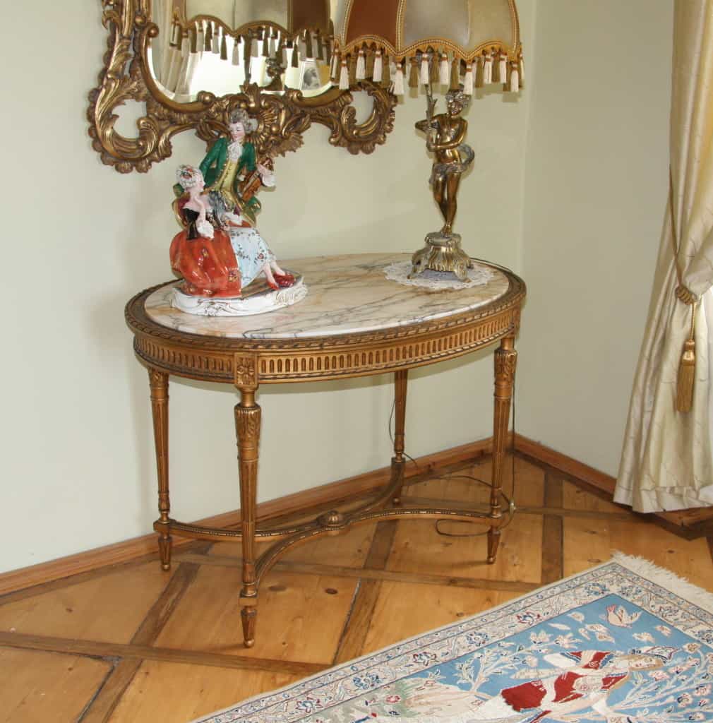 Oválný stolek Ludvík XVI., zlacený