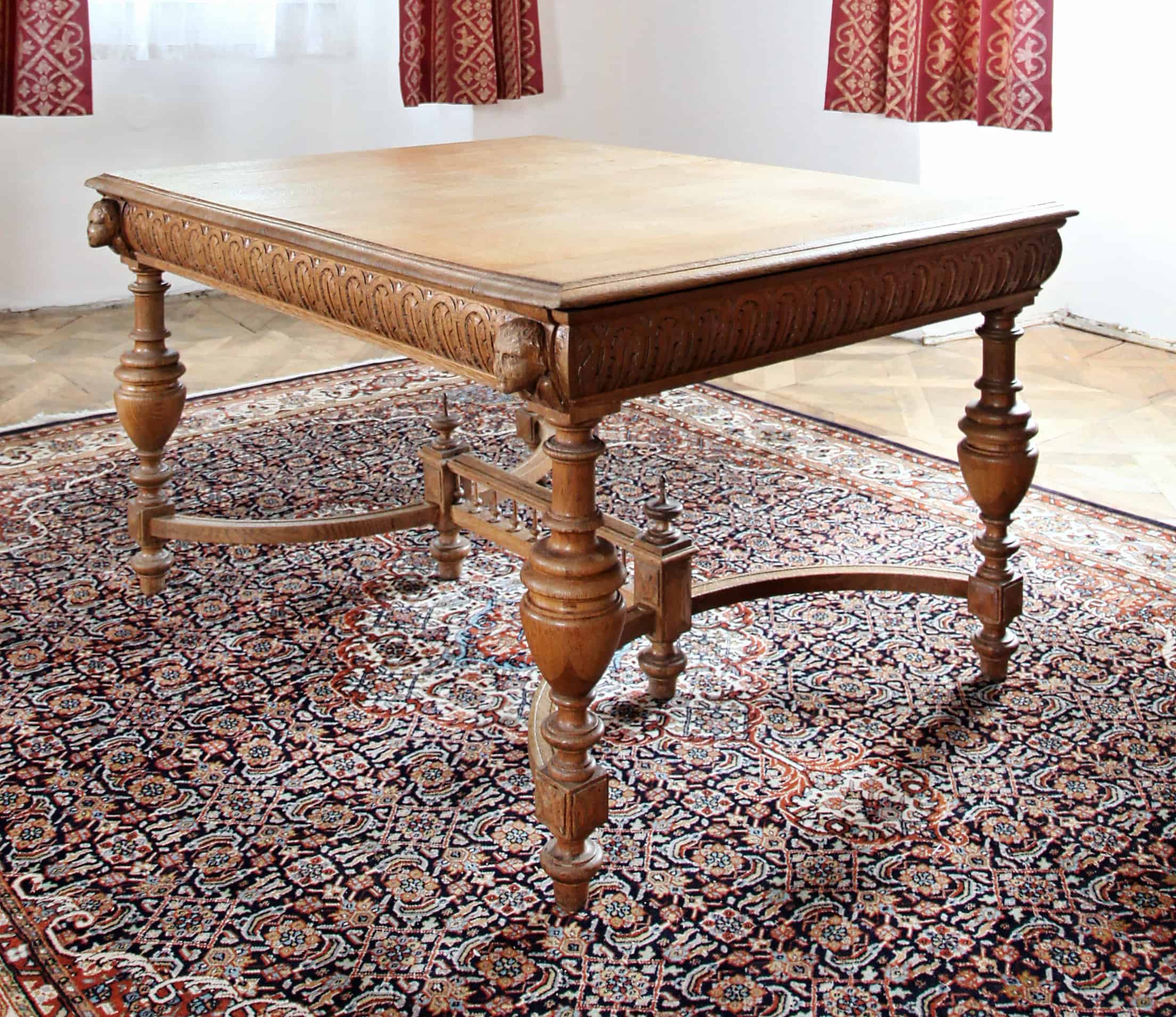 Starožitný rozkládací stůl, řezbovaný, délka 127–425 cm, dub