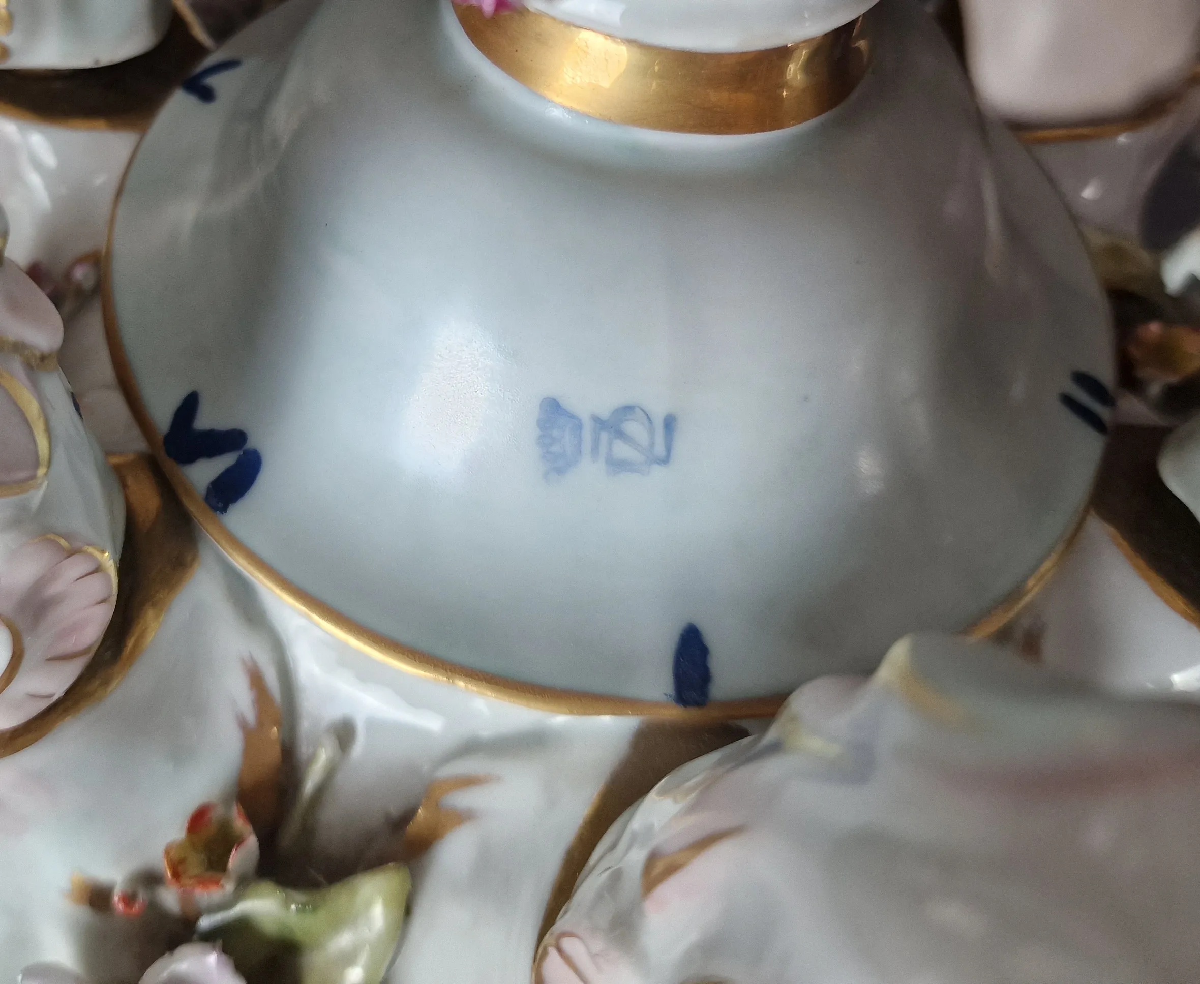 Starožitný porcelánový lustr značený DZ - 4