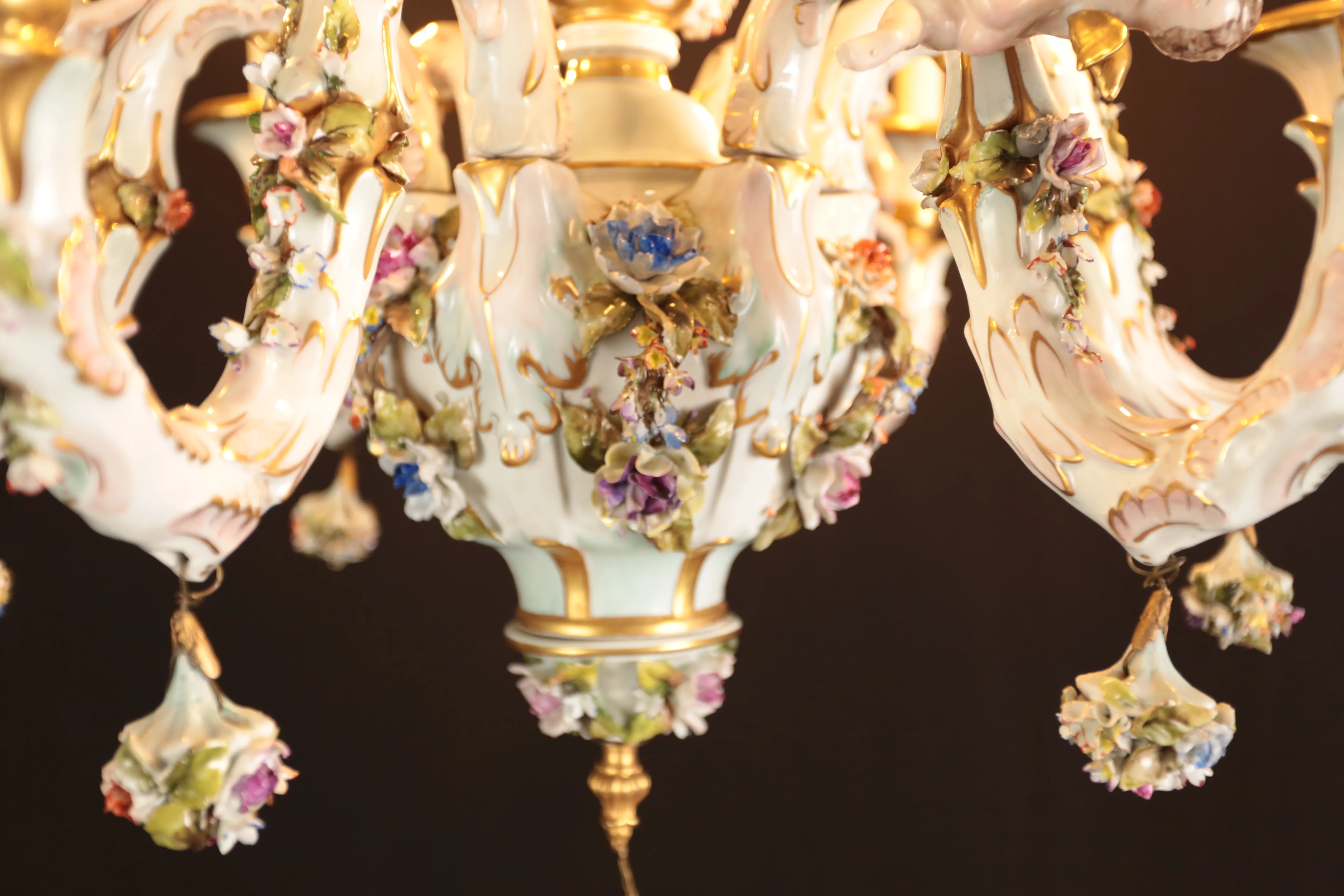 Starožitný porcelánový lustr značený DZ - 6