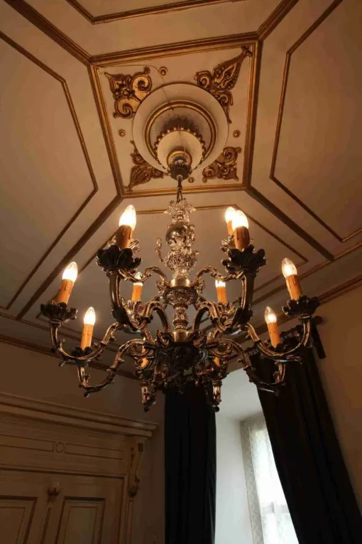 Dvoupatrový figurální lustr, dvanáctiramenný - 7