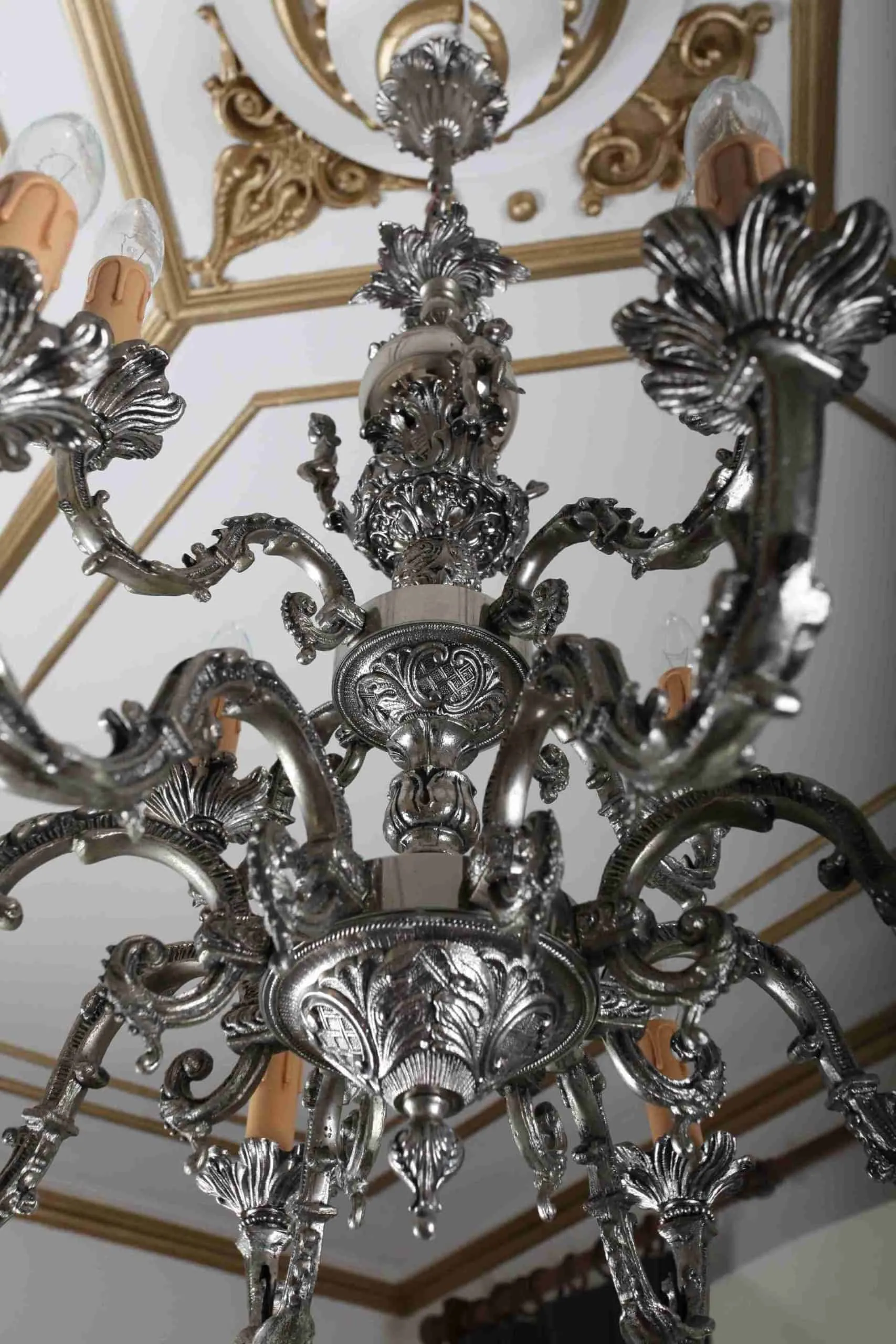 Dvoupatrový figurální lustr, dvanáctiramenný - 4
