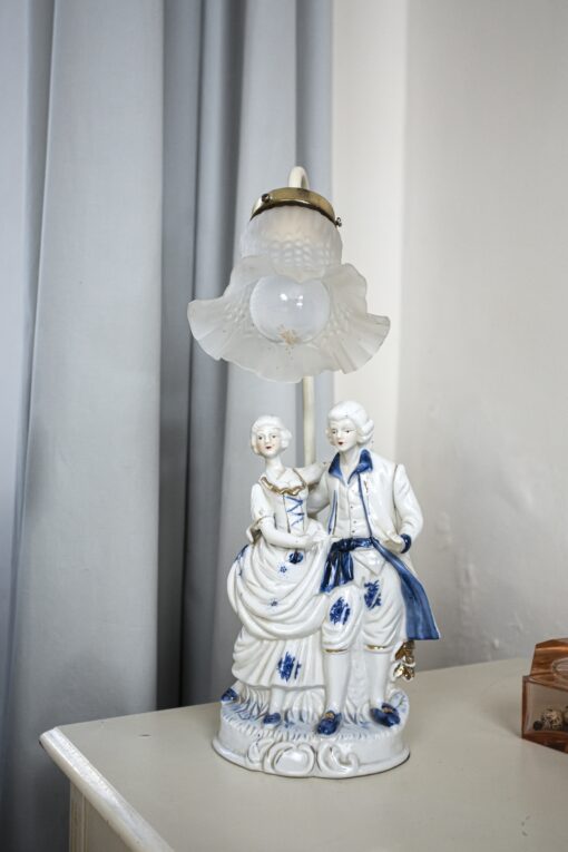Italská porcelánová lampička
