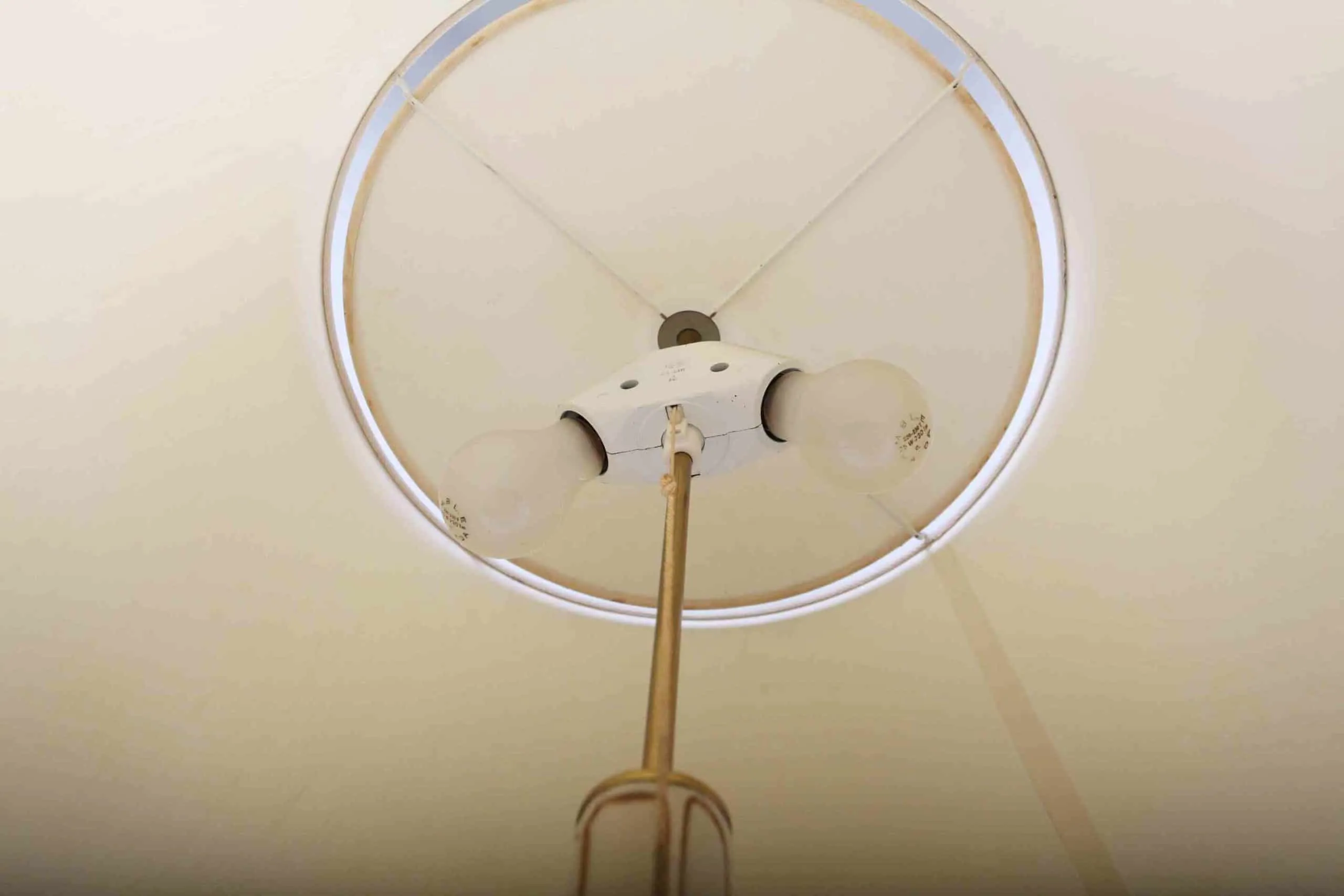 Mosazná stojací lampa s florálním zdobením - 2