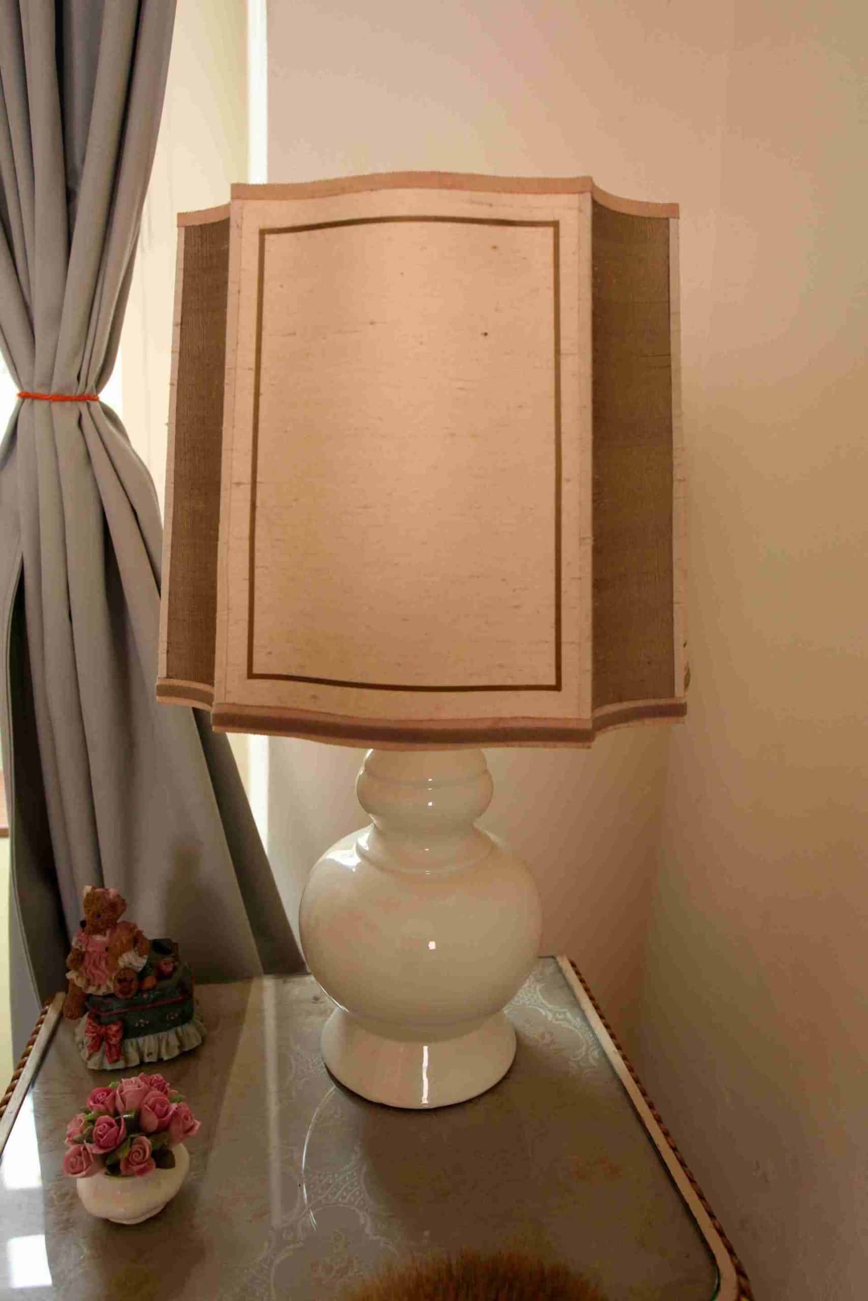 Stolní lampa z bílého porcelánu - 1