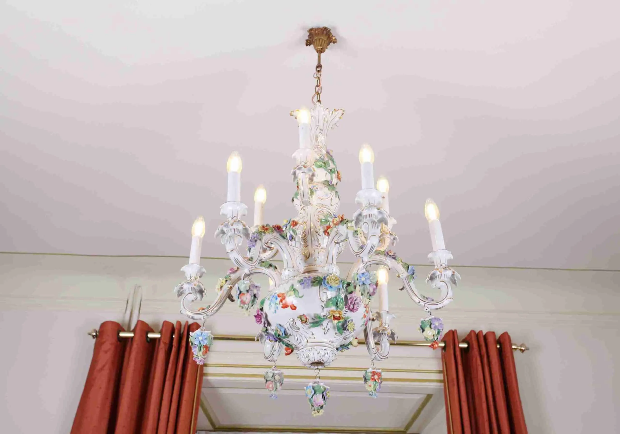 Velký porcelánový lustr, Drážďany - 3