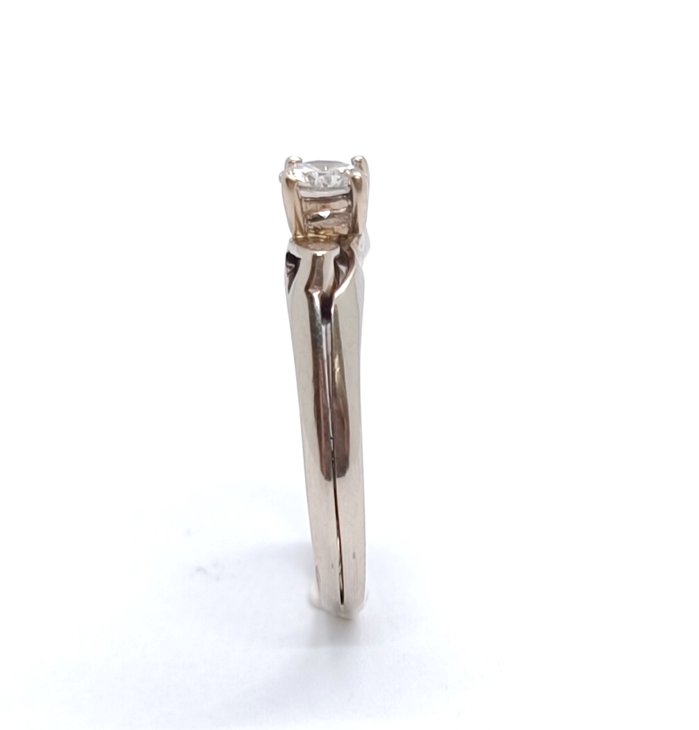 Zlatý prsten s diamantem - 4