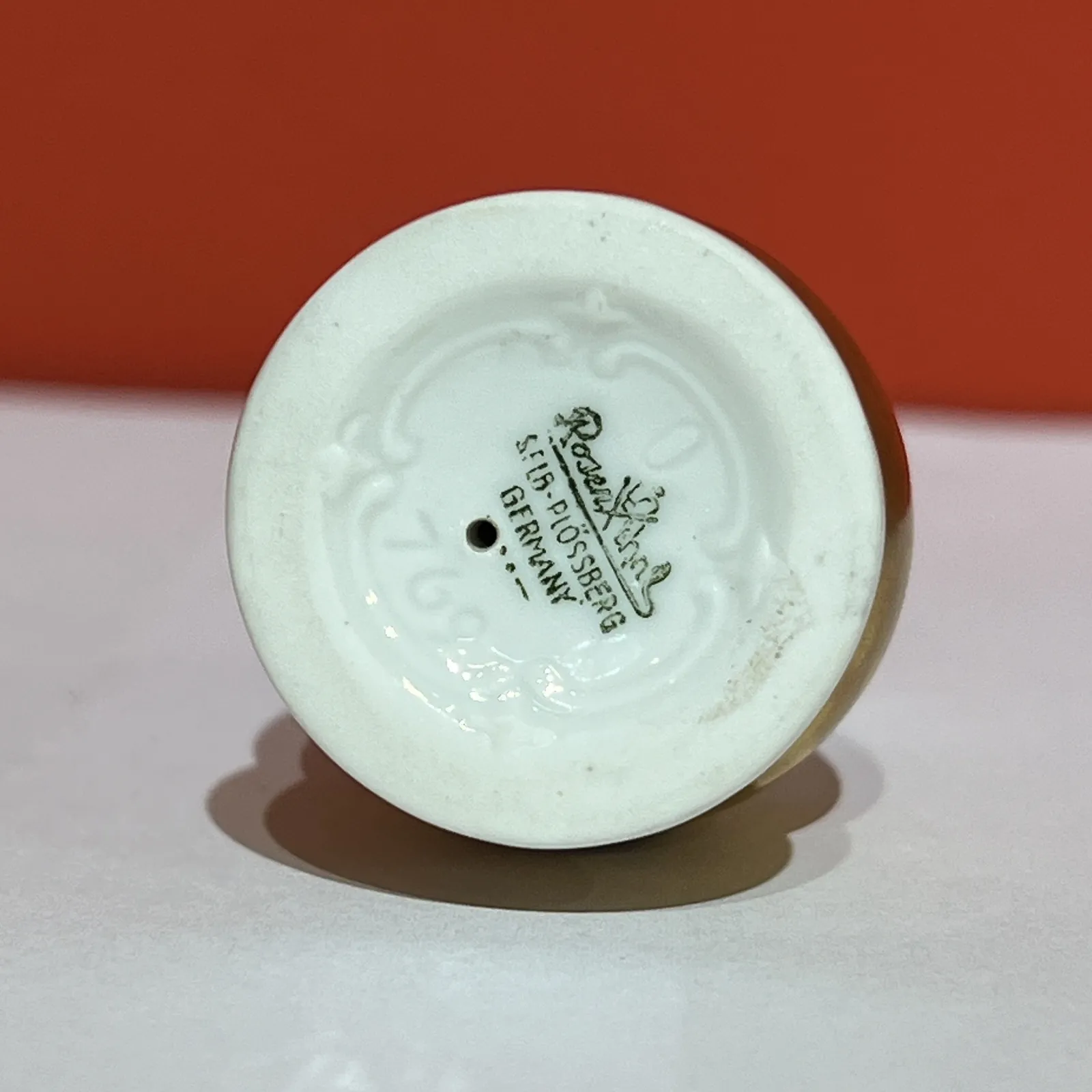 ROSENTHAL, PSÍK NA ZLATÉ KOULI - 4