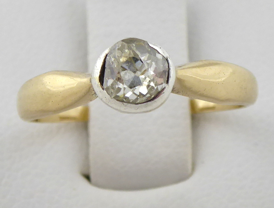 Zlatý prsten s briliantem 0,35 ct - 1