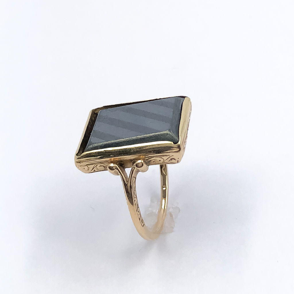 Zlatý prsten s onyxem - 4