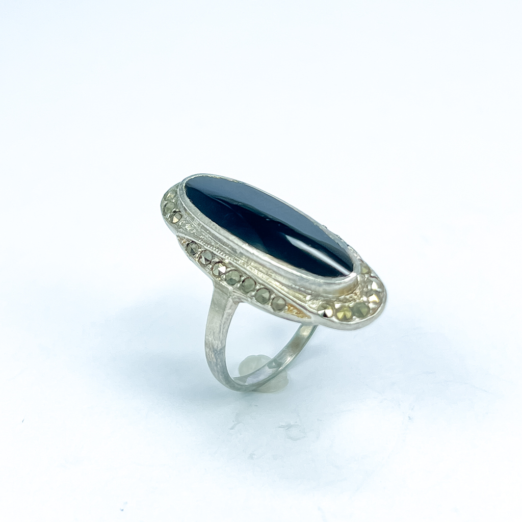 Stříbrný prsten s onyxem - 1
