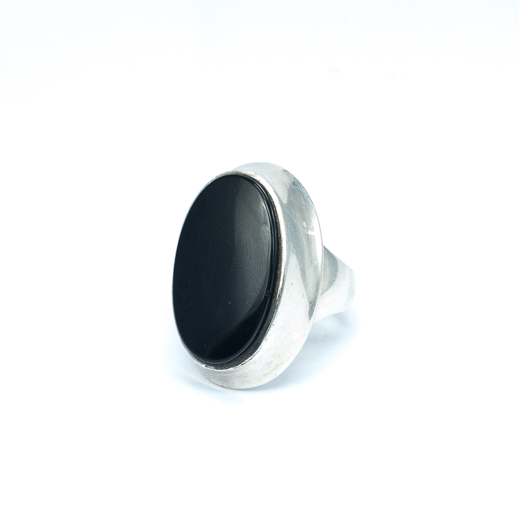Stříbrný prsten s onyxem - 2