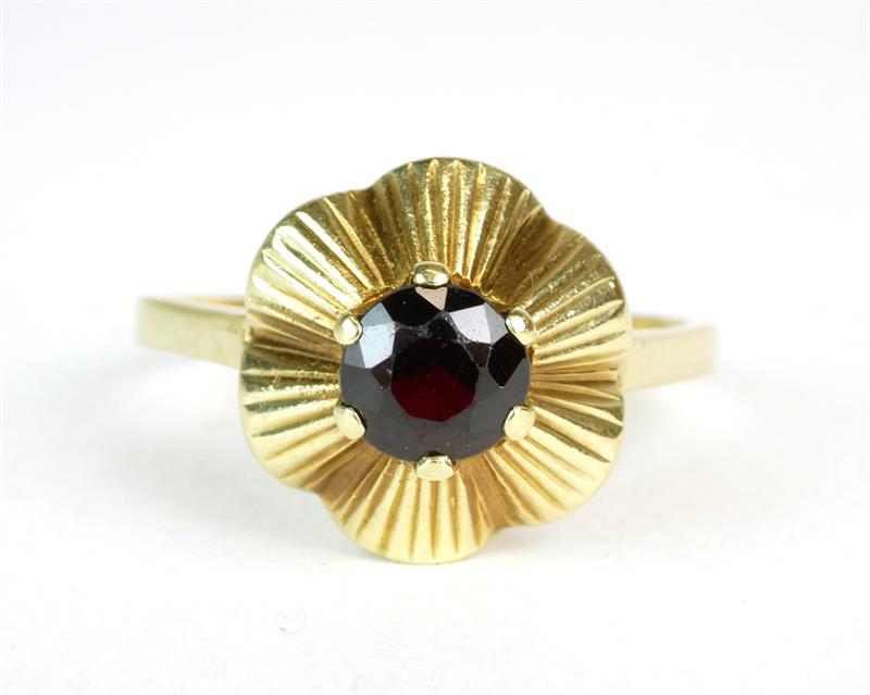 Starožitný zlatý prsten s českým granátem - 2