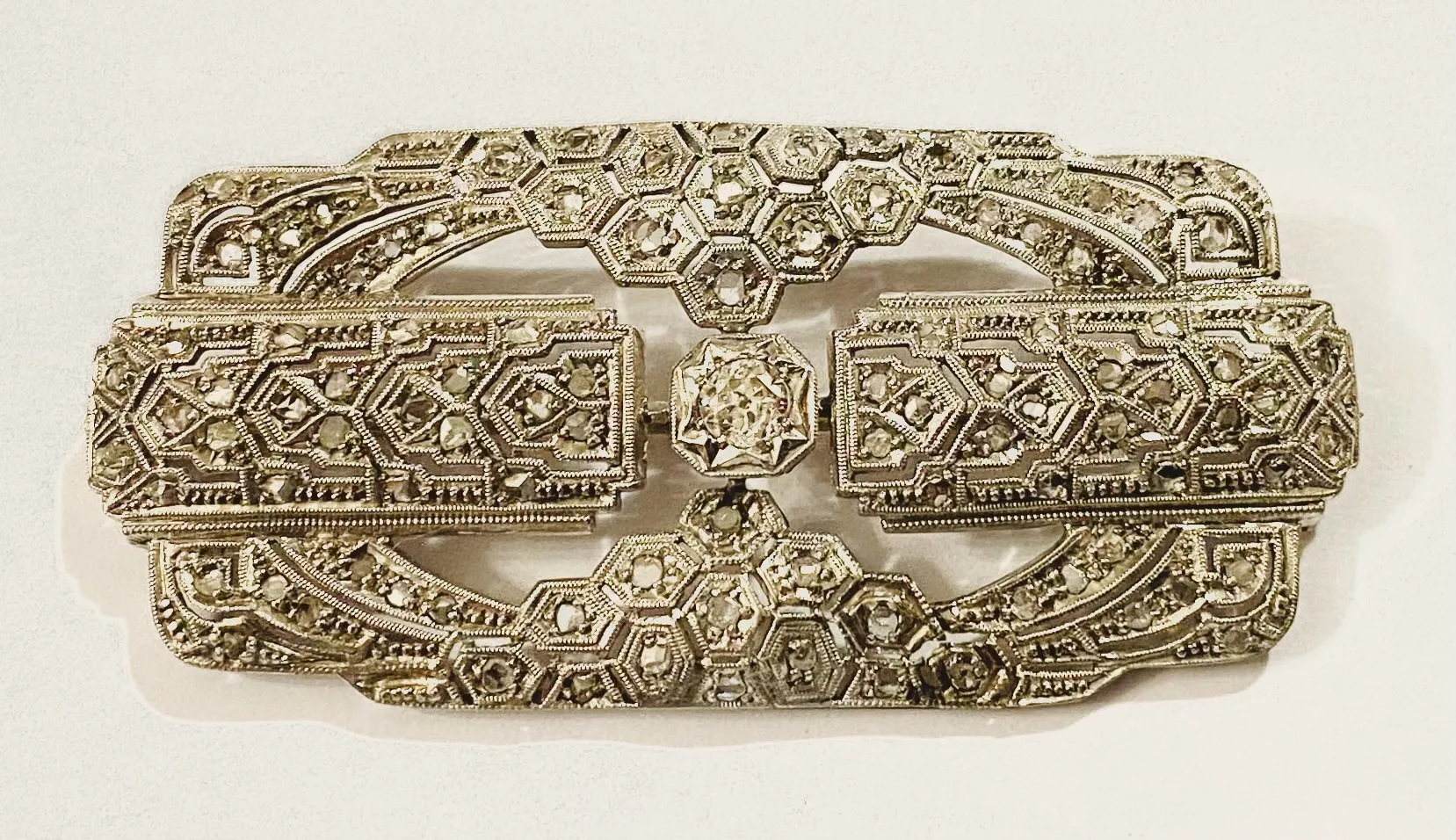 Platinová art-deco brož s diamanty