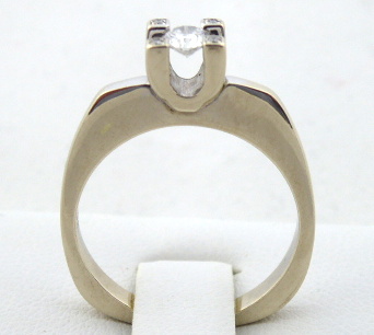 Prsten z bílého zlata s diamanty – 0,22 ct - 3