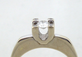 Prsten z bílého zlata s diamanty – 0,22 ct - 4