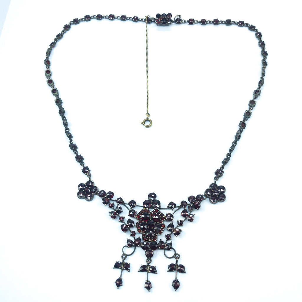 Granátový náhrdelník - 1